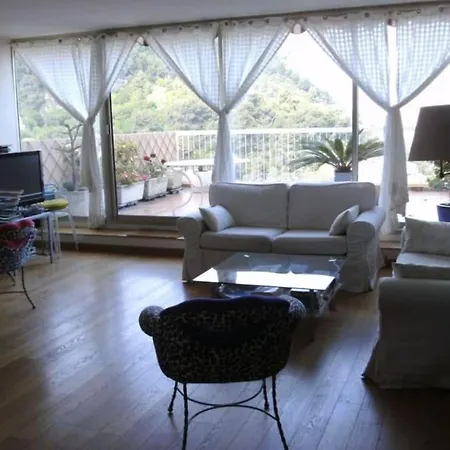 Monaco Comfortable *